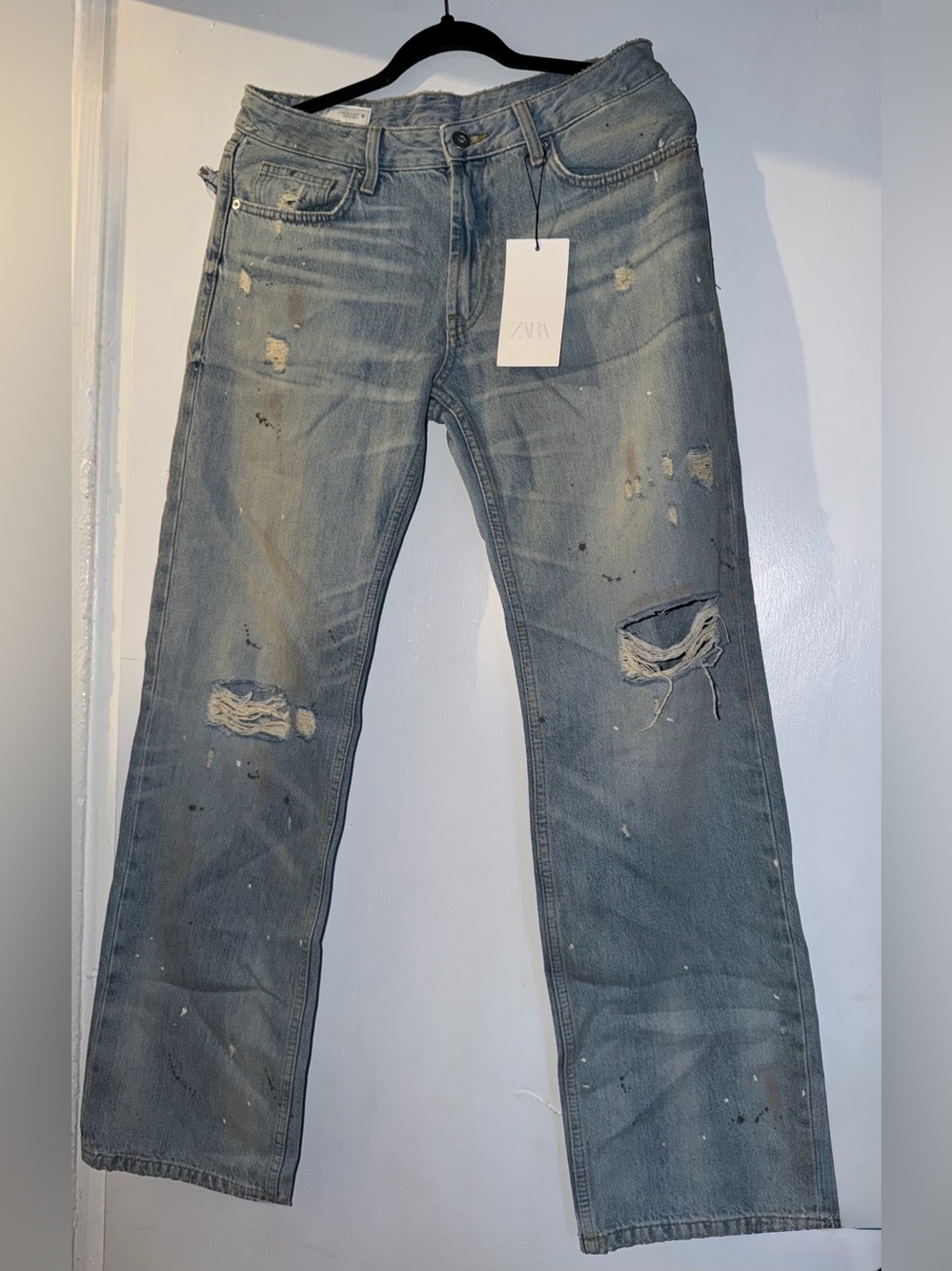 Zara Women's Light Blue Straight Jeans with Distressed Detail - Picture 2 of 3